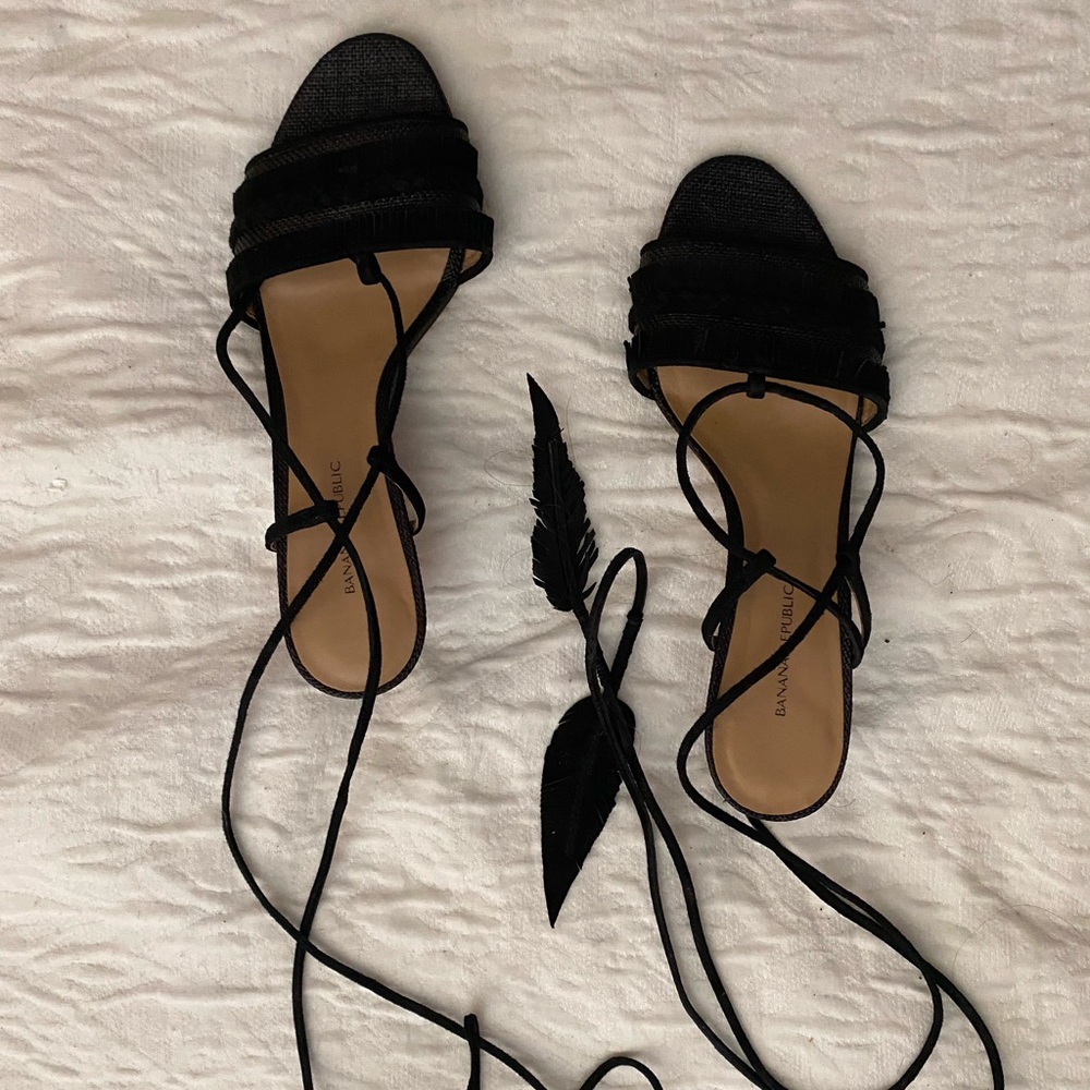 Banana Republic Low Heels - Picture 2 of 3